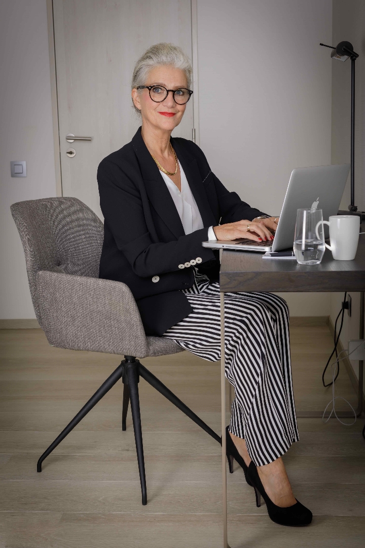 Regina R FAMEONME Casting