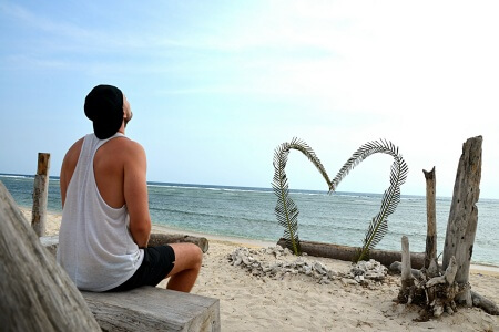 Du lebst im Ausland und bist Single?
